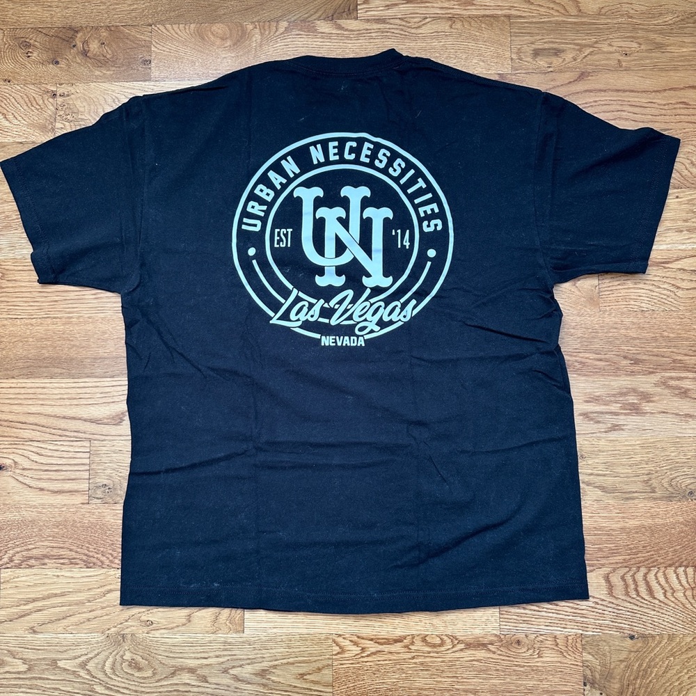 Urban Necessities Las Vegas logo t-shirt - size XL